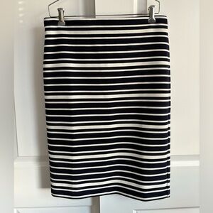 NWT LOFT Navy & White Striped Stretchy Pencil Skirt Sz Medium
